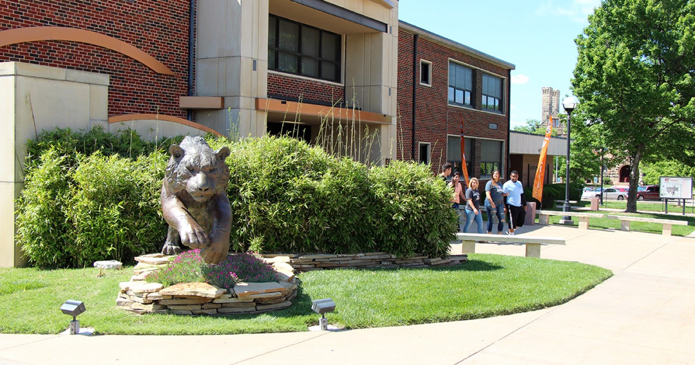 Cowley College tiger statue